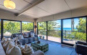 Moana Beach House | Absolute Beachfront on Waiheke Island - Waiheke Island, New Zealand