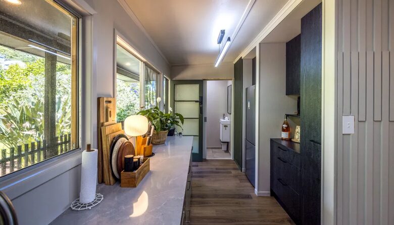 Moana Beach House | Absolute Beachfront on Waiheke Island - Waiheke Island, New Zealand