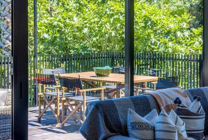 Moana Beach House | Absolute Beachfront on Waiheke Island - Waiheke Island, New Zealand