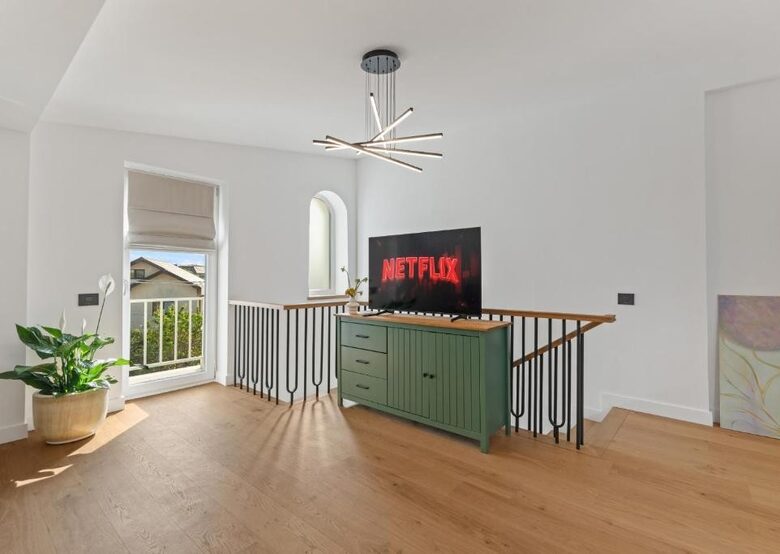 Refined 130 sqm Villa with Garden Views and Modern Comforts - Otopeni, Romania