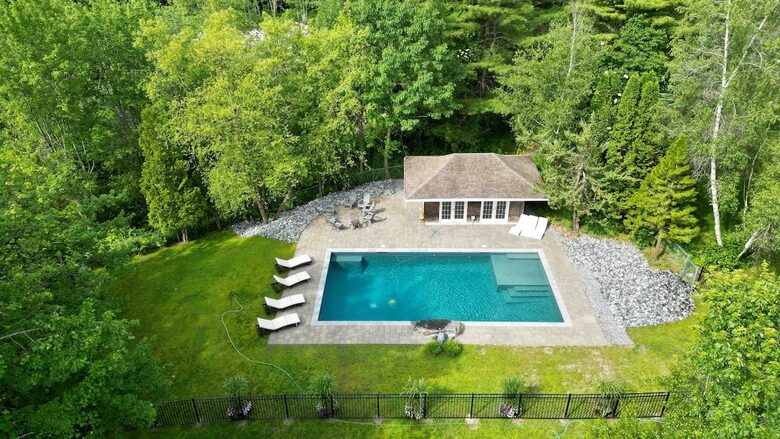 1725 Maine Farmhouse with Pool Near Portland's Waterfront - Falmouth, Maine