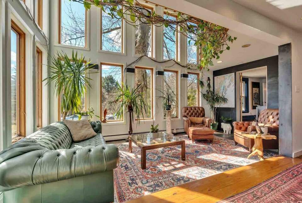 1725 Maine Farmhouse with Pool Near Portland's Waterfront - Falmouth, Maine