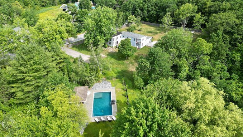 1725 Maine Farmhouse with Pool Near Portland's Waterfront - Falmouth, Maine