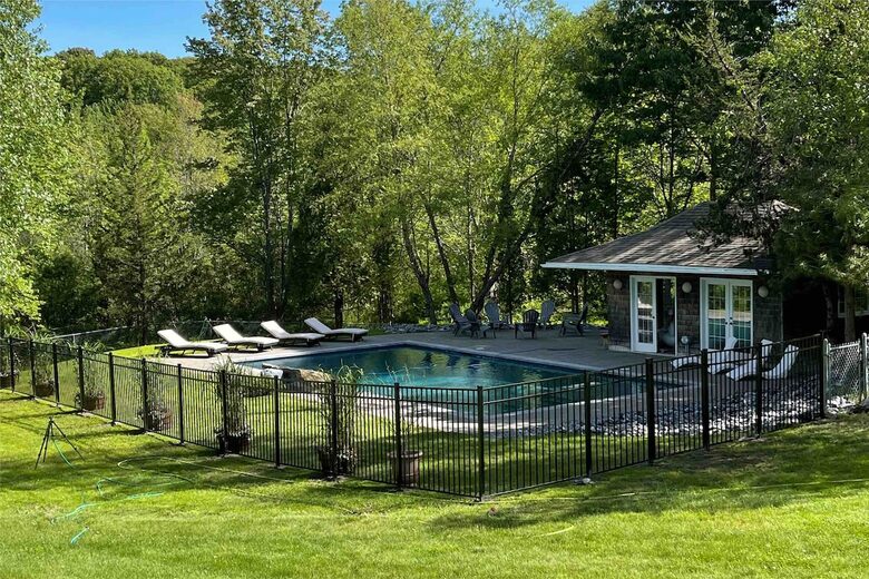 1725 Maine Farmhouse with Pool Near Portland's Waterfront - Falmouth, Maine