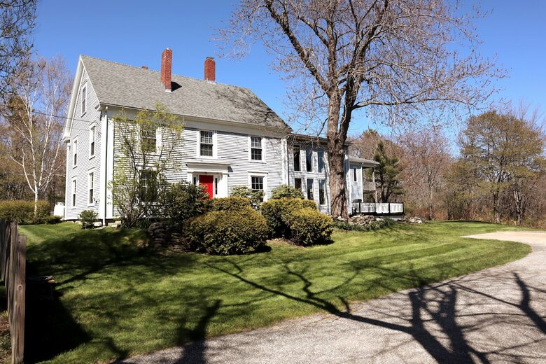 1725 Maine Farmhouse with Pool Near Portland's Waterfront - Falmouth, Maine