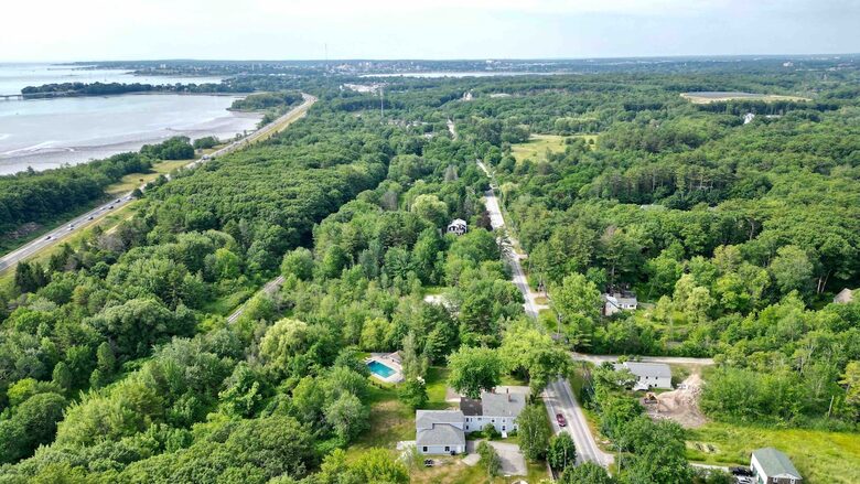 1725 Maine Farmhouse with Pool Near Portland's Waterfront - Falmouth, Maine