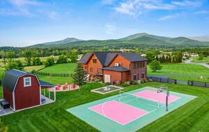 Luray Mountain Lodge with Blue Ridge Views and Private Hot Tub - Luray, Virginia