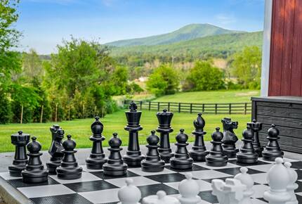 Luray Mountain Lodge with Blue Ridge Views and Private Hot Tub - Luray, Virginia