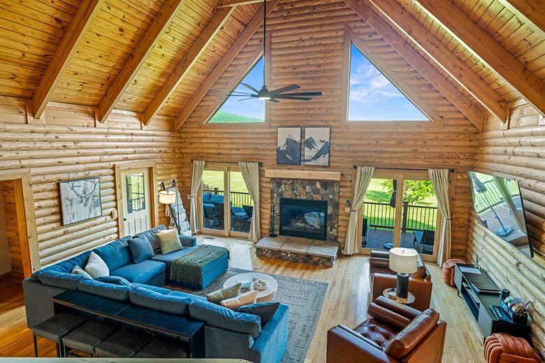 Luray Mountain Lodge with Blue Ridge Views and Private Hot Tub - Luray, Virginia