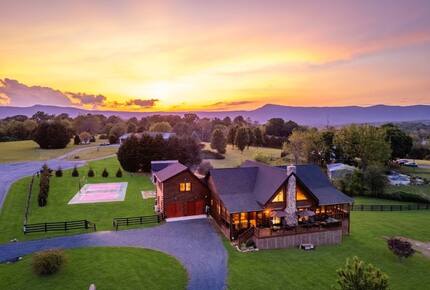 Luray Mountain Lodge with Blue Ridge Views and Private Hot Tub - Luray, Virginia