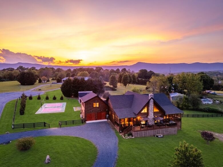 Luray Mountain Lodge with Blue Ridge Views and Private Hot Tub - Luray, Virginia