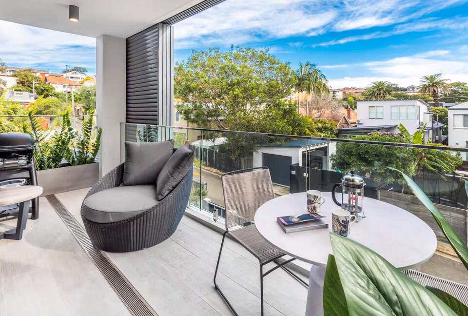 Designer Coogee Apartment with Entertainer’s Terrace - Sydney, Australia