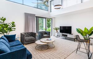 Designer Coogee Apartment with Entertainer’s Terrace - Sydney, Australia