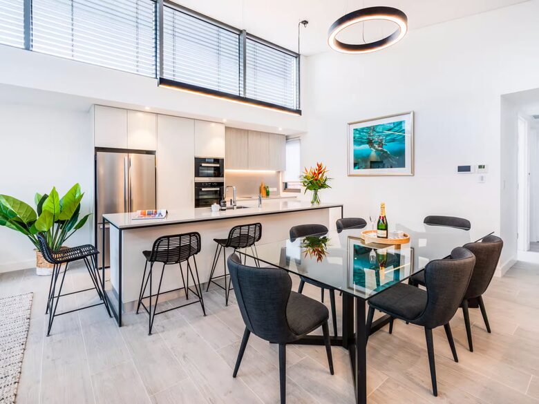 Designer Coogee Apartment with Entertainer’s Terrace - Sydney, Australia