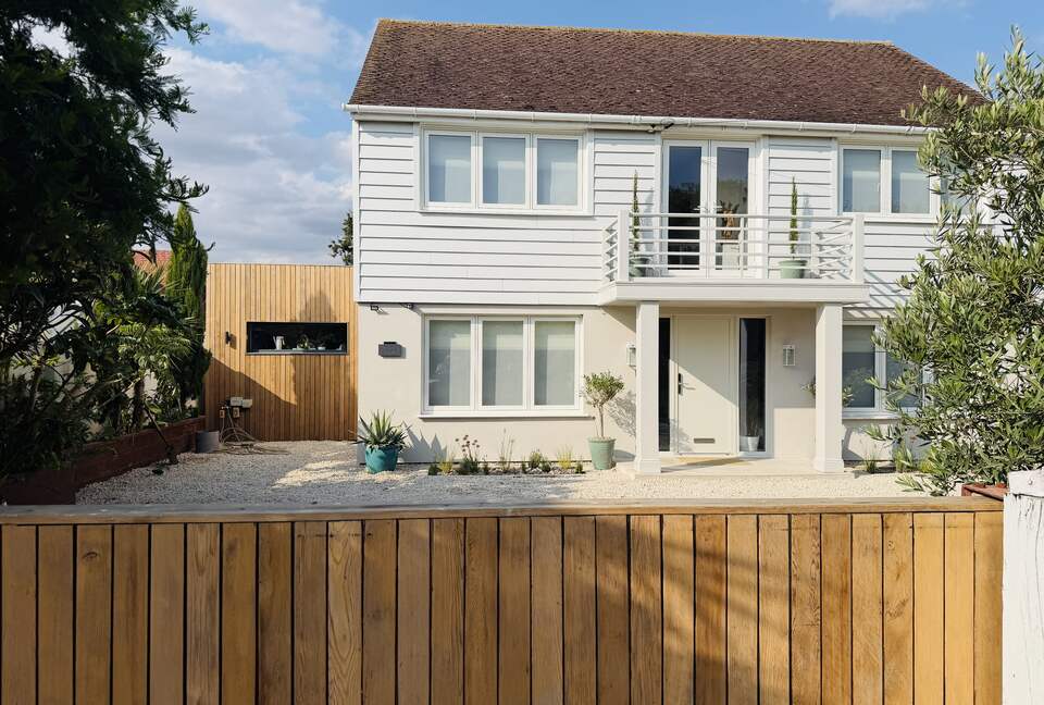 Coastal Scandinavian Inspired Retreat, dog friendly - Earnley, United Kingdom