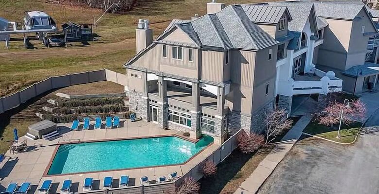 Okemo Mountain Getaway with Ski-In/Ski-Out Access - Ludlow, Vermont