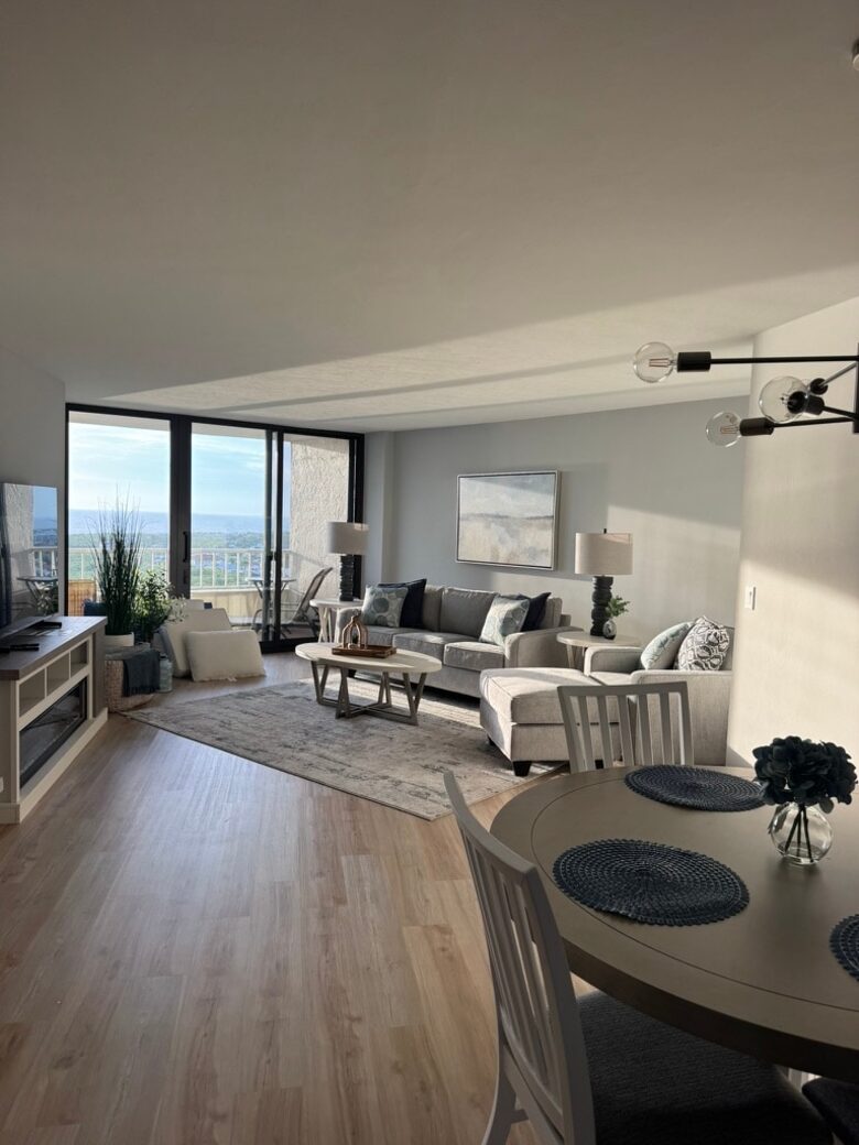 19th-Floor Beachfront Penthouse with Sweeping Gulf Views - Marco Island, Florida