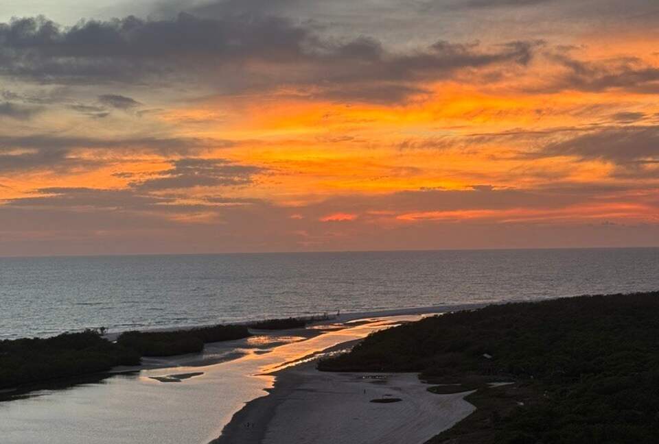 19th-Floor Beachfront Penthouse with Sweeping Gulf Views - Marco Island, Florida