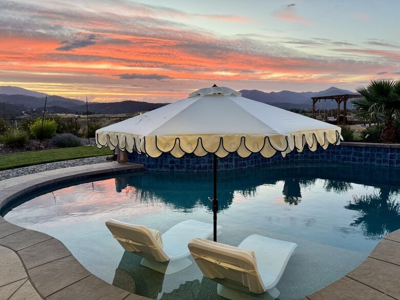 Redding Retreat with Mount Shasta Views, Pool and Sauna - Redding, California