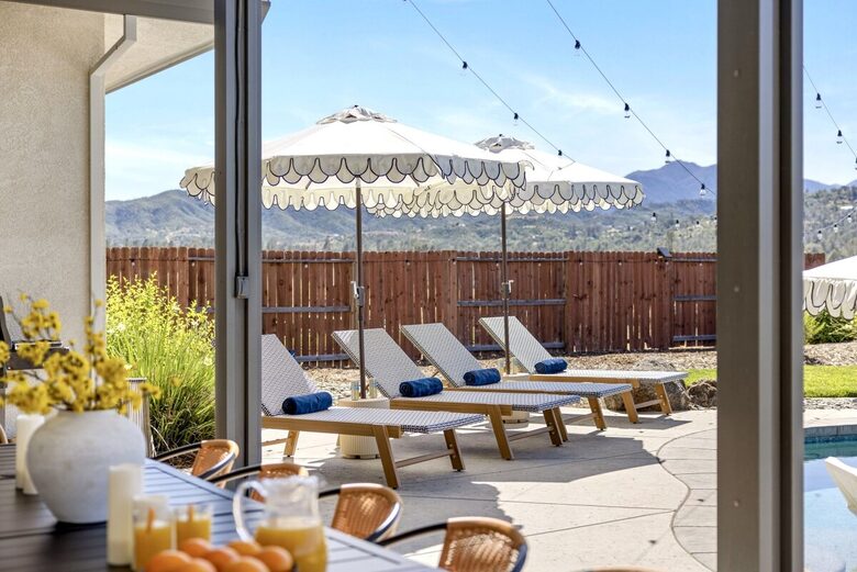 Redding Retreat with Mount Shasta Views, Pool and Sauna - Redding, California