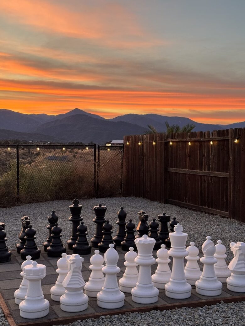 Redding Retreat with Mount Shasta Views, Pool and Sauna - Redding, California