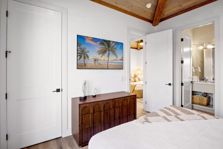 Grand Anna Maria Escape Moments from the Beach - Anna Maria, Florida