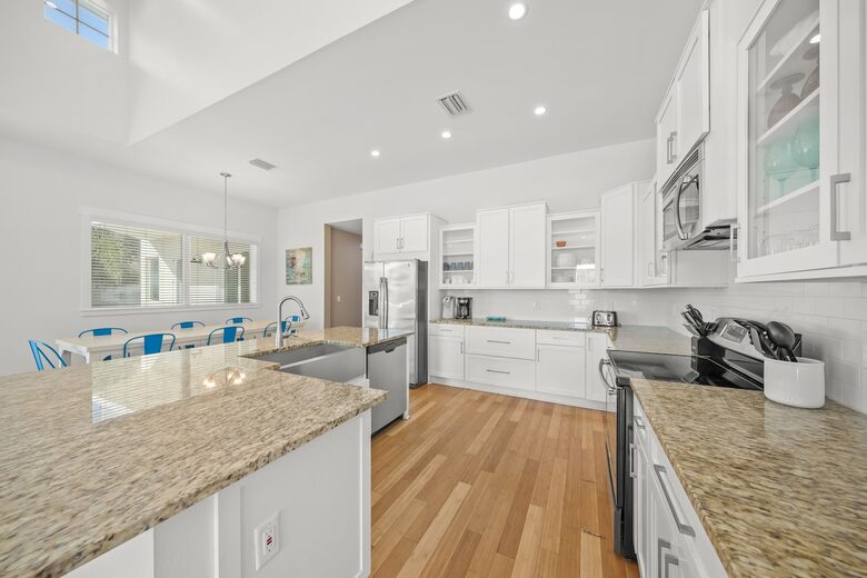 Bradenton Beautiful | Coastal Escape Just 3 Minutes from Bradenton Beach - Bradenton Beach, Florida