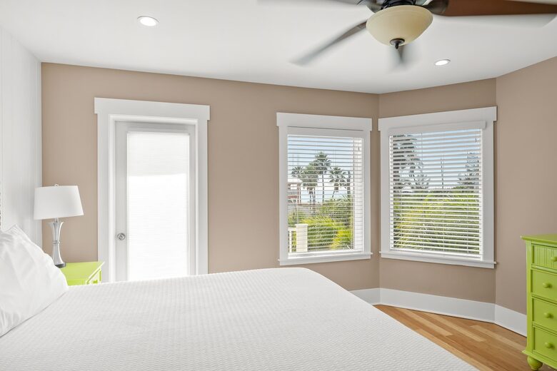 Bradenton Beautiful | Coastal Escape Just 3 Minutes from Bradenton Beach - Bradenton Beach, Florida