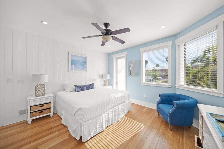 Bradenton Beautiful | Coastal Escape Just 3 Minutes from Bradenton Beach - Bradenton Beach, Florida