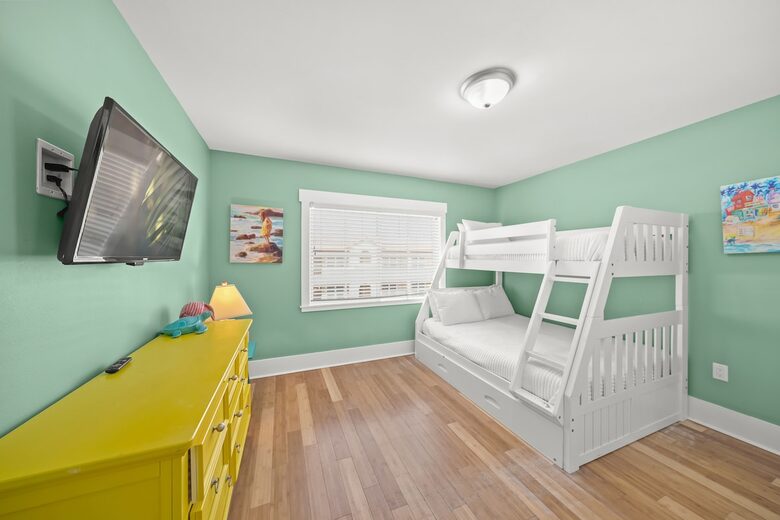 Bradenton Beautiful | Coastal Escape Just 3 Minutes from Bradenton Beach - Bradenton Beach, Florida