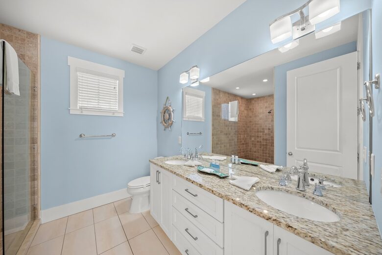Bradenton Beautiful | Coastal Escape Just 3 Minutes from Bradenton Beach - Bradenton Beach, Florida