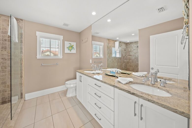 Bradenton Beautiful | Coastal Escape Just 3 Minutes from Bradenton Beach - Bradenton Beach, Florida