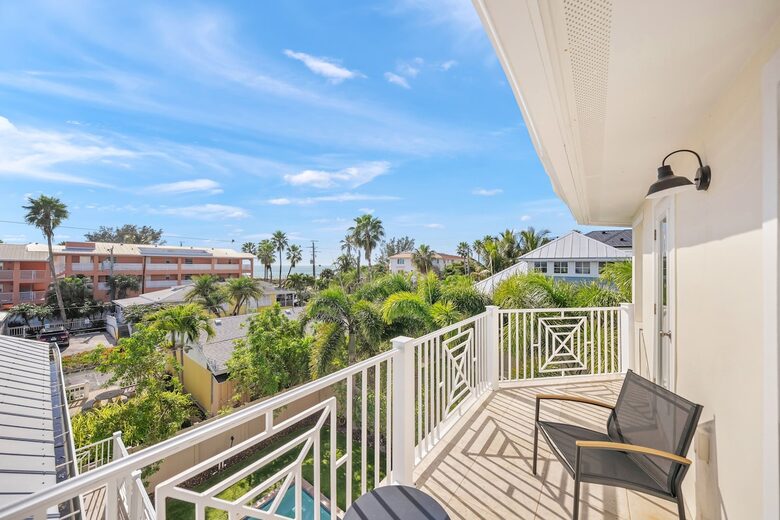 Bradenton Beautiful | Coastal Escape Just 3 Minutes from Bradenton Beach - Bradenton Beach, Florida