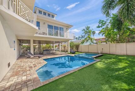Bradenton Beautiful | Coastal Escape Just 3 Minutes from Bradenton Beach - Bradenton Beach, Florida