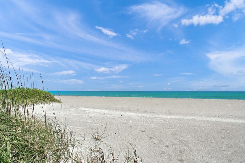 Bradenton Beautiful | Coastal Escape Just 3 Minutes from Bradenton Beach - Bradenton Beach, Florida