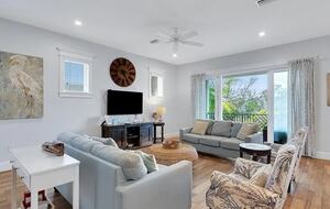 Holmes Beach Haven | Resort-Style Pool and Spa - Holmes Beach, Florida