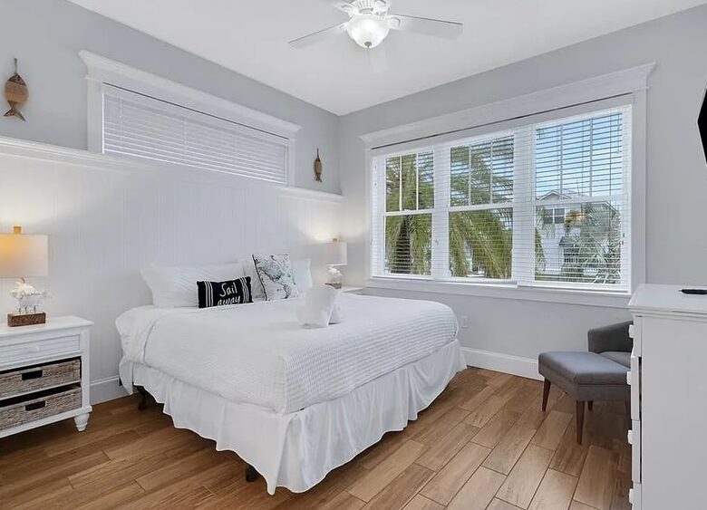 Holmes Beach Haven | Resort-Style Pool and Spa - Holmes Beach, Florida