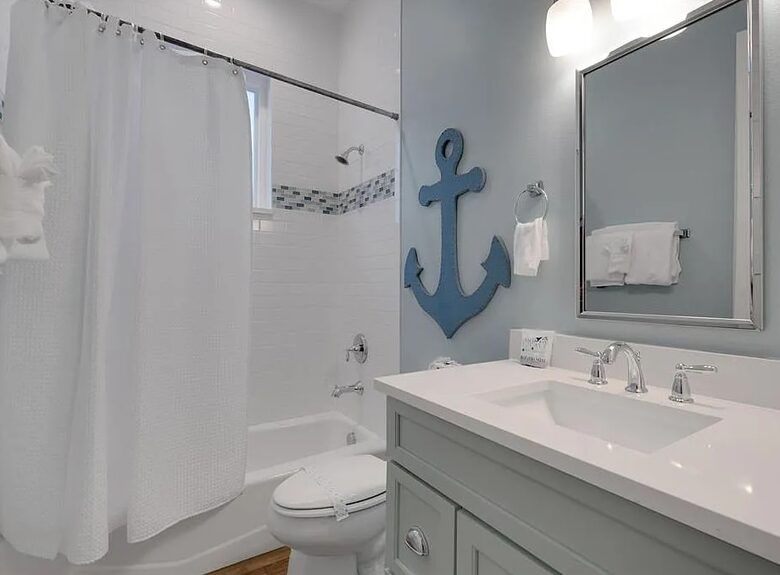 Holmes Beach Haven | Resort-Style Pool and Spa - Holmes Beach, Florida