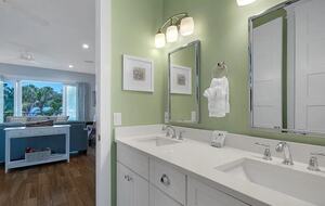 Holmes Beach Haven | Piscine et spa dignes d'un complexe hôtelier - Holmes Beach, Floride