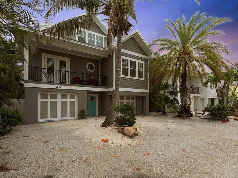 Holmes Beach Haven | Resort-Style Pool and Spa - Holmes Beach, Florida