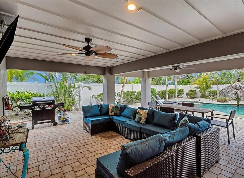Holmes Beach Haven | Resort-Style Pool and Spa - Holmes Beach, Florida