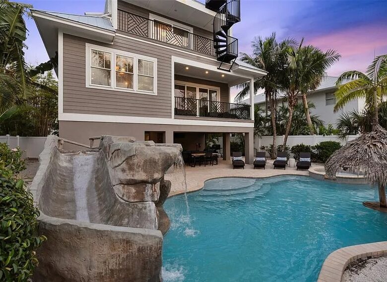 Holmes Beach Haven | Resort-Style Pool and Spa - Holmes Beach, Florida
