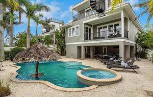 Holmes Beach Haven | Resort-Style Pool and Spa - Holmes Beach, Florida