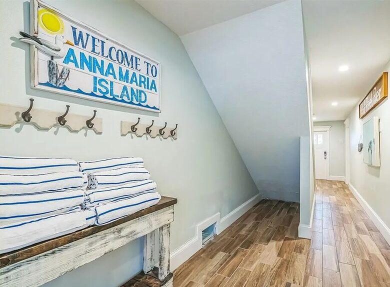 Holmes Beach Haven | Resort-Style Pool and Spa - Holmes Beach, Florida