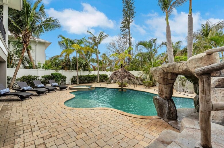 Holmes Beach Haven | Resort-Style Pool and Spa - Holmes Beach, Florida