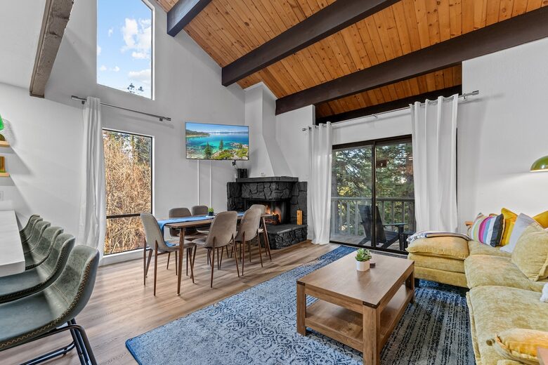 Kings Beach Retreat with Seasonal Pool and Forest Setting - Kings Beach, California