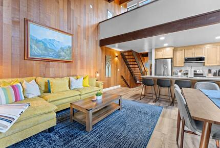 Kings Beach Retreat with Seasonal Pool and Forest Setting - Kings Beach, California