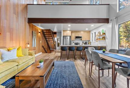 Kings Beach Retreat with Seasonal Pool and Forest Setting - Kings Beach, California
