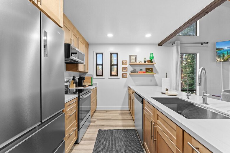 Kings Beach Retreat with Seasonal Pool and Forest Setting - Kings Beach, California