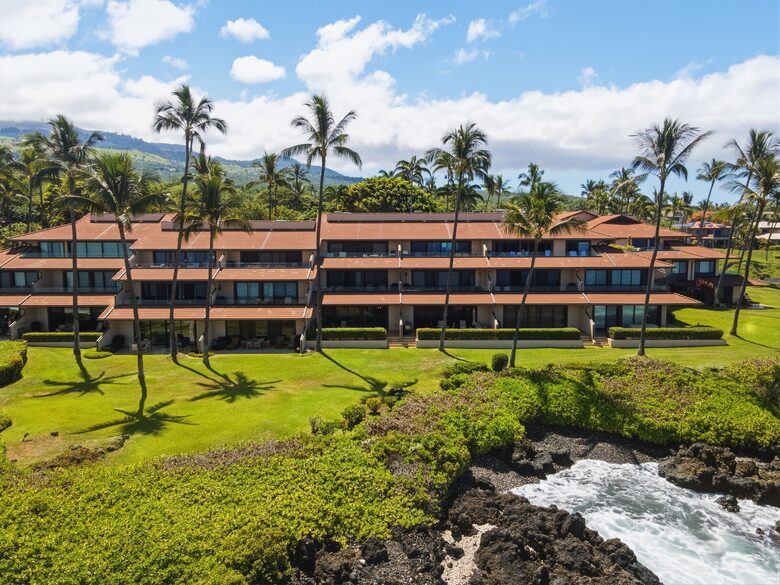 Makena Surf Oceanfront Residence with Private Lanai - Kihei, Hawaii